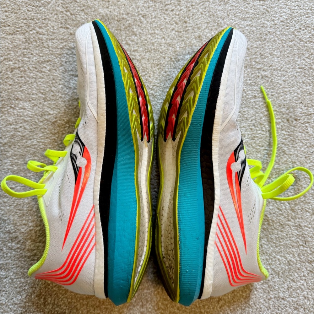 Saucony White Neon Yellow Black Men’s Athletic Running Shoes - Picture 3 of 4